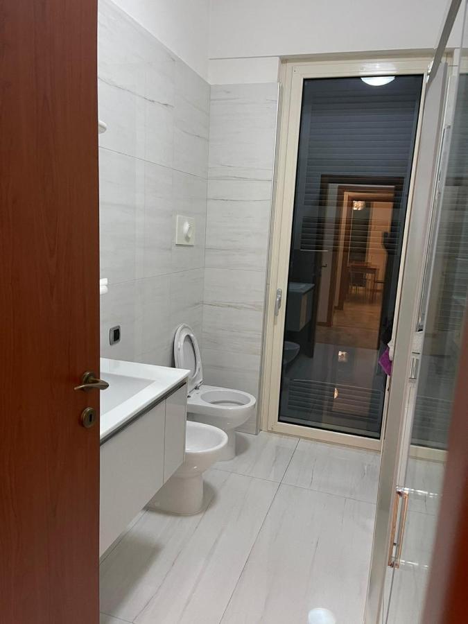 Appartamento Privato A Piacenza Con 3 Camere Matrimoniali Exteriör bild